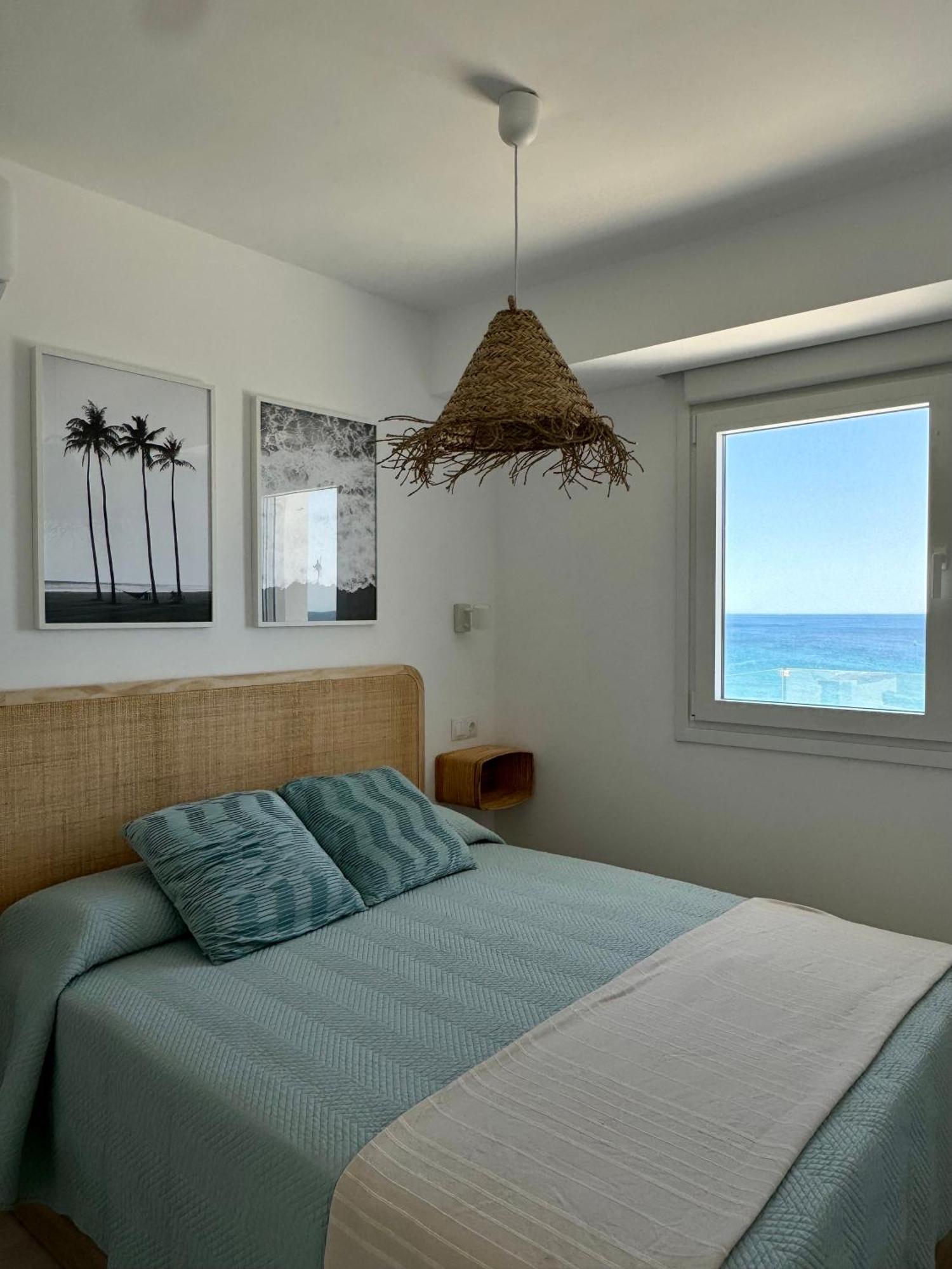 Sunnypalms - Beachfront Penthouse With Stunning Sea View Estepona Exterior photo